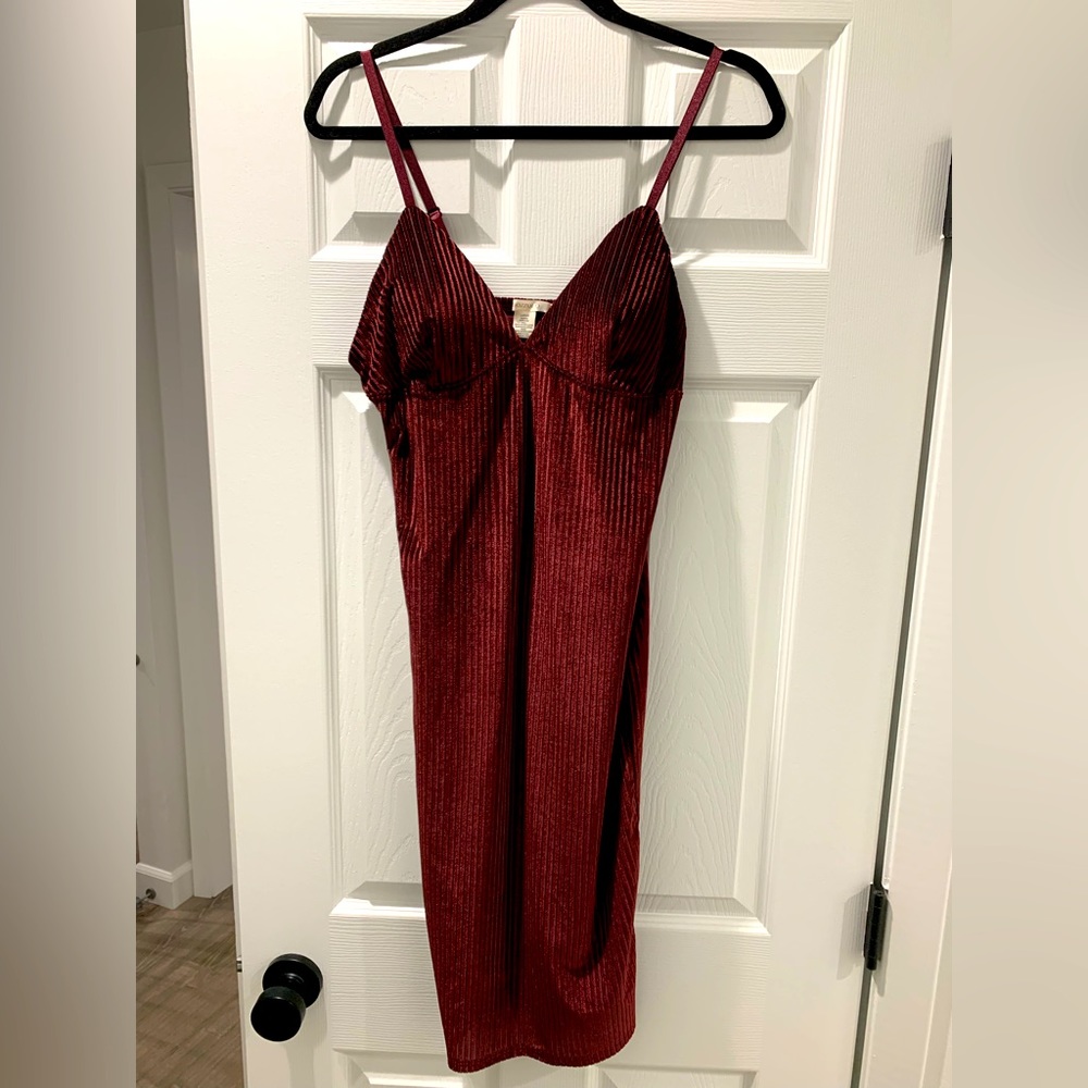 Fashion Nova Burgundy Ribbed Midi Dress 🥀 (BOZOLLO)- size Large